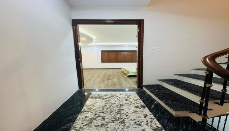 Cho thuê nhà mặt phố Liễu Giai - Ba Đình - 190m - 3 tầng - 180 triệu - KD bất chấp mọi loại hình